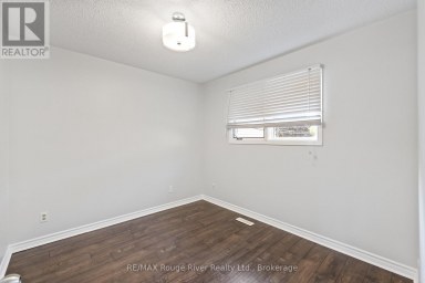 UPPER - 95 B CONCESSION STREET E Clarington (Bowmanville) Ontario photo 20