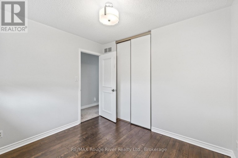 UPPER - 95 B CONCESSION STREET E, Clarington (Bowmanville), Ontario, L1C4R8