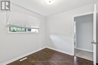 UPPER - 95 B CONCESSION STREET E Clarington (Bowmanville) Ontario photo 22