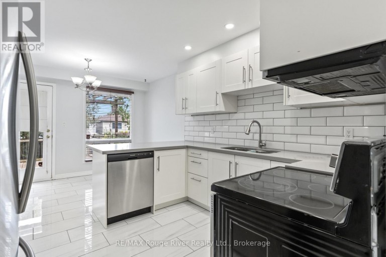 UPPER - 95 B CONCESSION STREET E, Clarington (Bowmanville), Ontario, L1C4R8