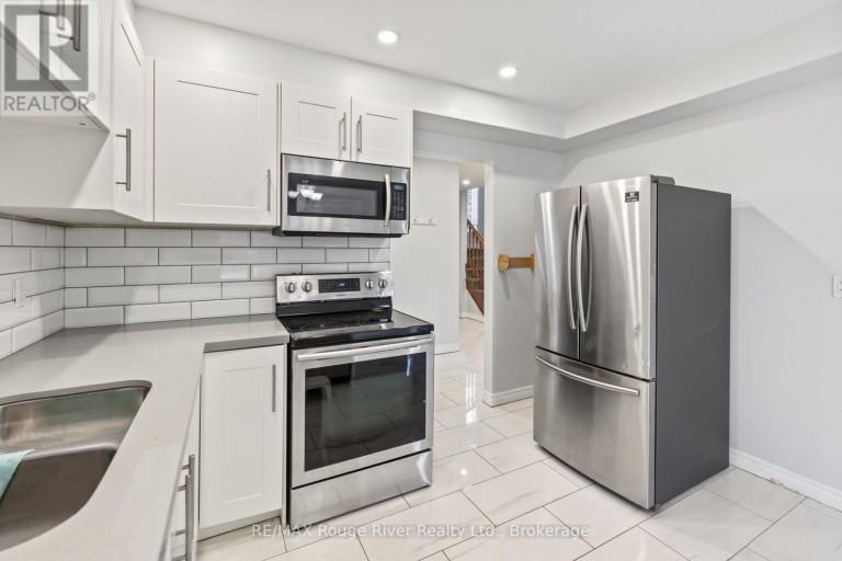 UPPER - 95 B CONCESSION STREET E, Clarington (Bowmanville), Ontario, L1C4R8