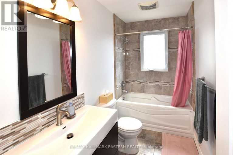 819 RISHOR CRESCENT, Peterborough (Northcrest Ward 5), Ontario, K9H5C8