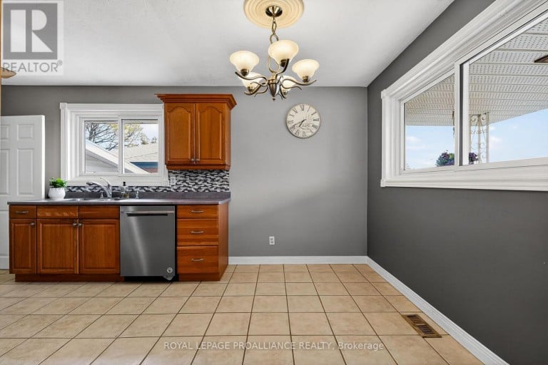 15 GEARIN STREET, Quinte West (Trenton Ward), Ontario, K8V3Y2