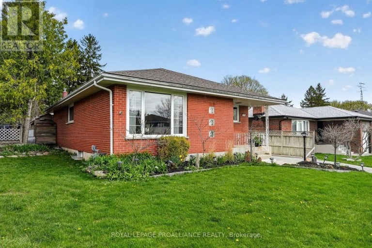 15 GEARIN STREET, Quinte West (Trenton Ward), Ontario, K8V3Y2