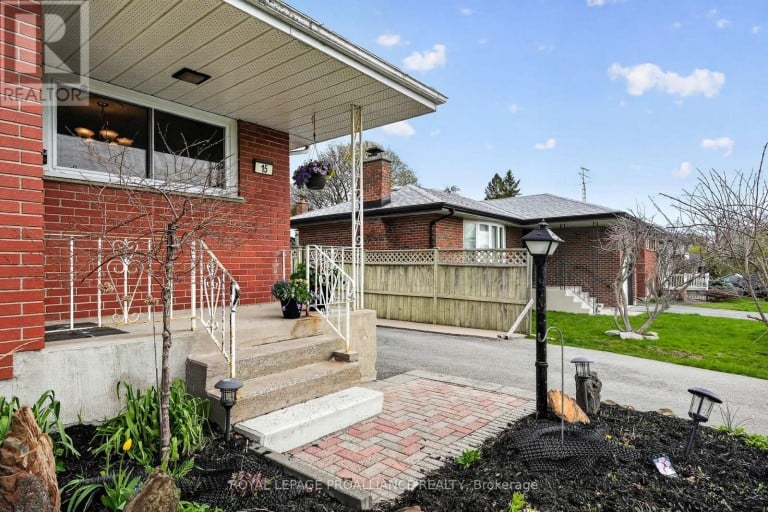 15 GEARIN STREET, Quinte West (Trenton Ward), Ontario, K8V3Y2