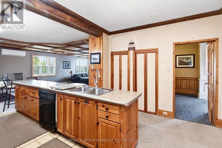 95 BOND STREET E, Kawartha Lakes (Fenelon Falls), Ontario, K0M1N0
