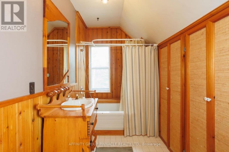 95 BOND STREET E, Kawartha Lakes (Fenelon Falls), Ontario, K0M1N0