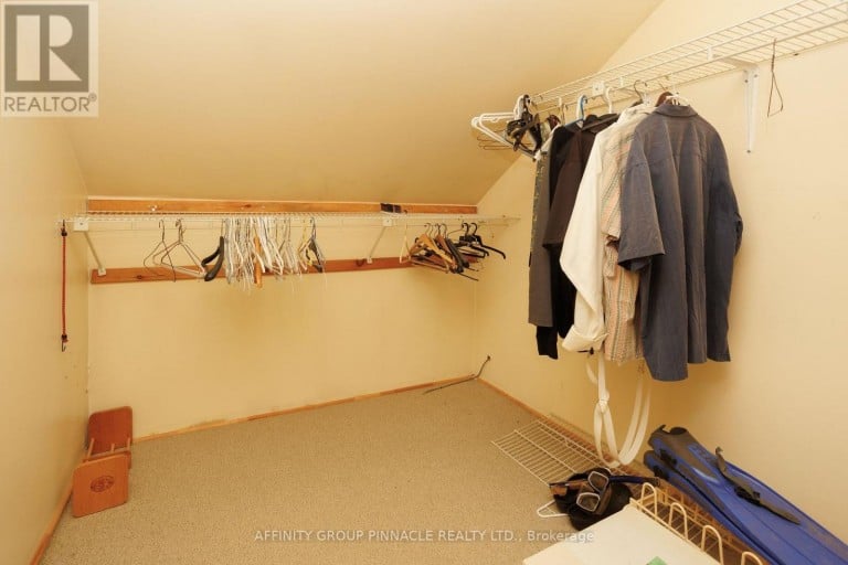 95 BOND STREET E, Kawartha Lakes (Fenelon Falls), Ontario, K0M1N0