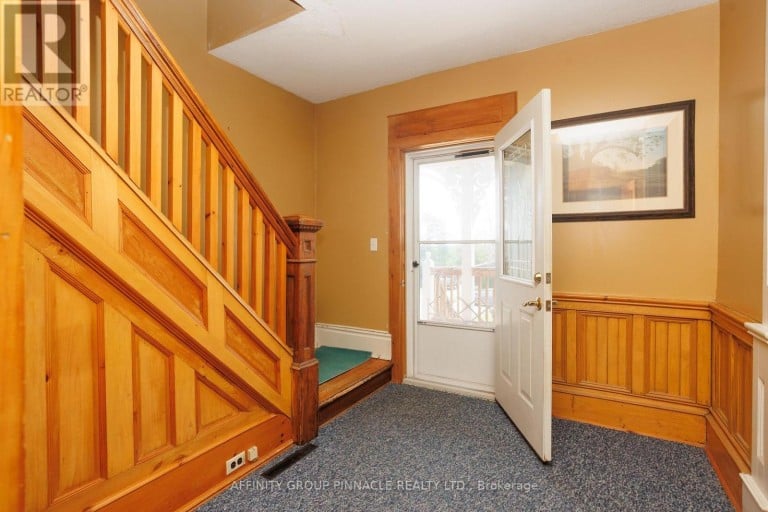 95 BOND STREET E, Kawartha Lakes (Fenelon Falls), Ontario, K0M1N0