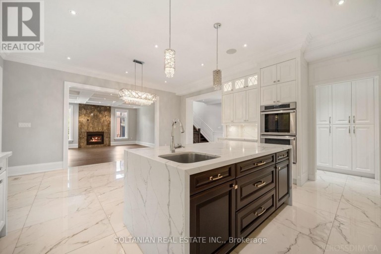 74 YONGEHURST ROAD, Richmond Hill (North Richvale), Ontario, L4C3T2