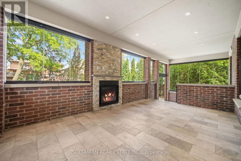 74 YONGEHURST ROAD, Richmond Hill (North Richvale), Ontario, L4C3T2