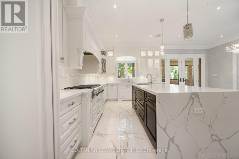 74 YONGEHURST ROAD, Richmond Hill (North Richvale), Ontario, L4C3T2