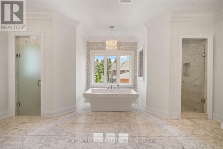 74 YONGEHURST ROAD, Richmond Hill (North Richvale), Ontario, L4C3T2