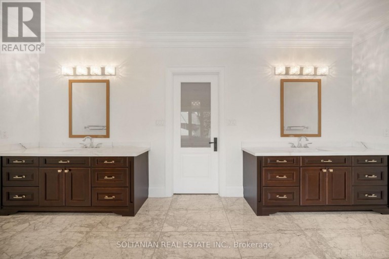 74 YONGEHURST ROAD, Richmond Hill (North Richvale), Ontario, L4C3T2