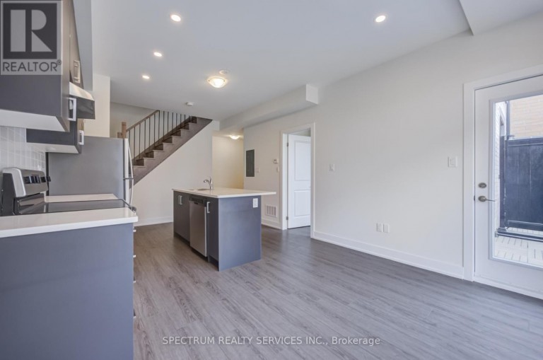 3 - 7 PHELPS LANE, Richmond Hill (Oak Ridges), Ontario, L4E1J4