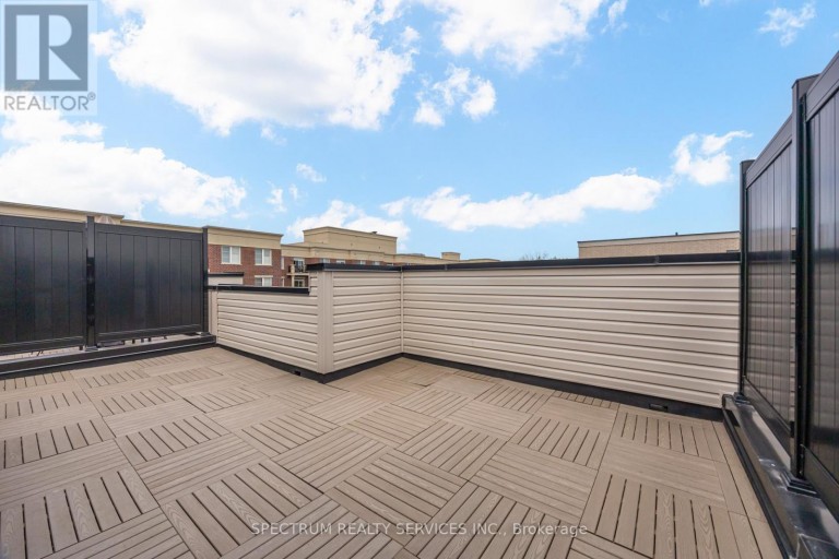 3 - 7 PHELPS LANE, Richmond Hill (Oak Ridges), Ontario, L4E1J4