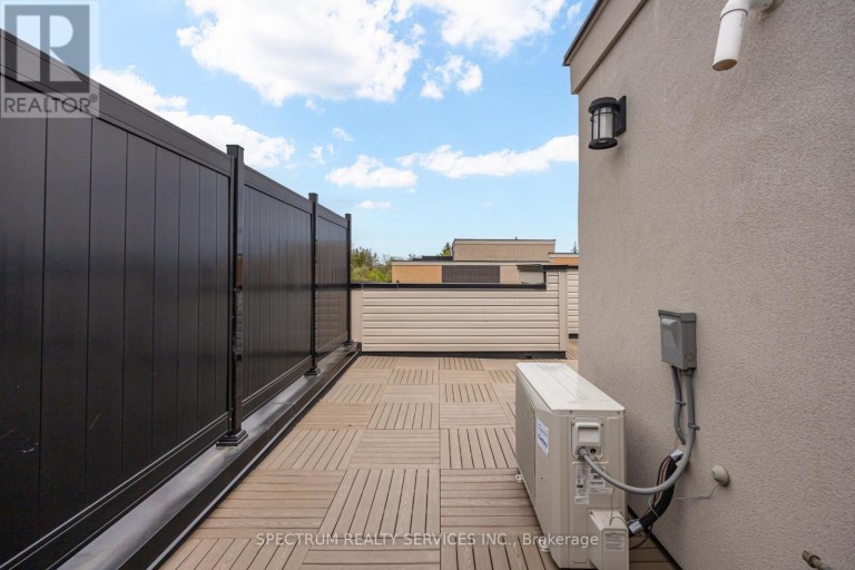3 - 7 PHELPS LANE, Richmond Hill (Oak Ridges), Ontario, L4E1J4