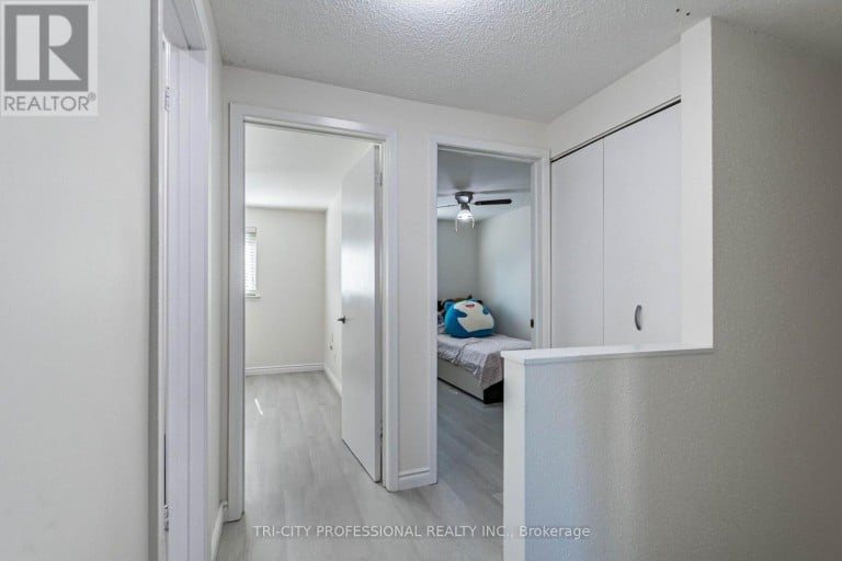 25 CRAIGLEIGH CRESCENT, Brampton (Avondale), Ontario, L6T2E3