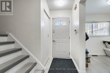 25 CRAIGLEIGH CRESCENT Brampton (Avondale) Ontario photo 8