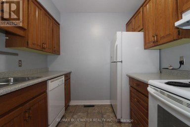 7 - 48 ONTARIO STREET S Lambton Shores (Grand Bend) Ontario photo 10