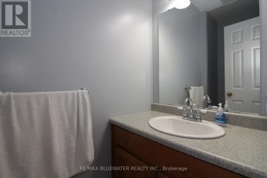 7 - 48 ONTARIO STREET S Lambton Shores (Grand Bend) Ontario photo 12