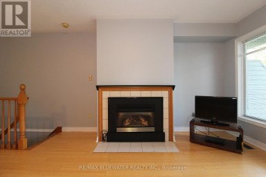 7 - 48 ONTARIO STREET S Lambton Shores (Grand Bend) Ontario photo 16