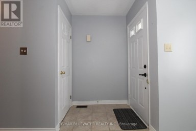 7 - 48 ONTARIO STREET S Lambton Shores (Grand Bend) Ontario photo 6