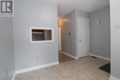 7 - 48 ONTARIO STREET S Lambton Shores (Grand Bend) Ontario photo 8