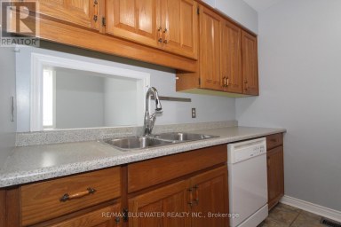 7 - 48 ONTARIO STREET S Lambton Shores (Grand Bend) Ontario photo 9