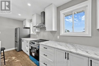45 EASTON AVENUE Tay Ontario photo 12