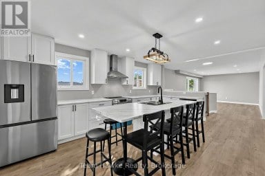 45 EASTON AVENUE Tay Ontario photo 8