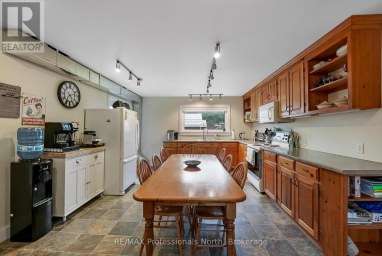33 MAPLE AVENUE Dysart et al (Dysart) Ontario photo 11