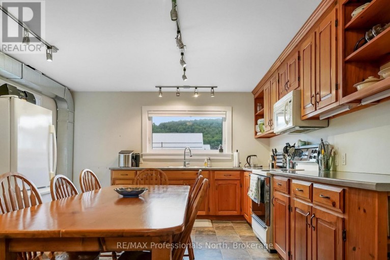 33 MAPLE AVENUE, Dysart et al (Dysart), Ontario, K0M1S0