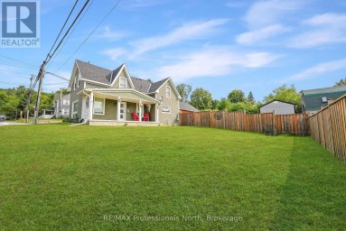 33 MAPLE AVENUE Dysart et al (Dysart) Ontario photo 3