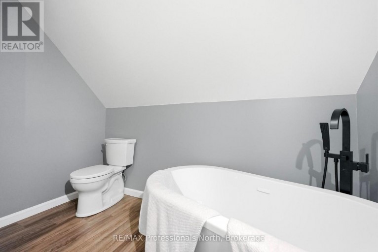 33 MAPLE AVENUE, Dysart et al (Dysart), Ontario, K0M1S0