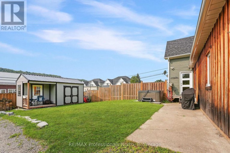 33 MAPLE AVENUE, Dysart et al (Dysart), Ontario, K0M1S0