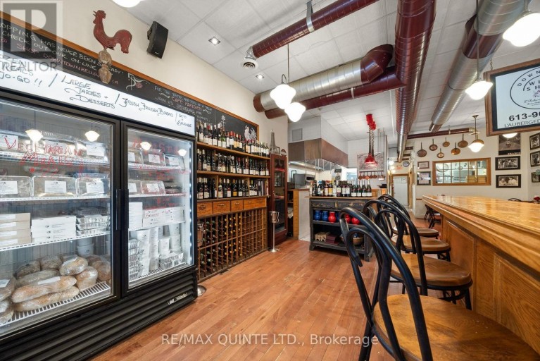 304 FRONT STREET, Belleville (Belleville Ward), Ontario, K8N2Z8