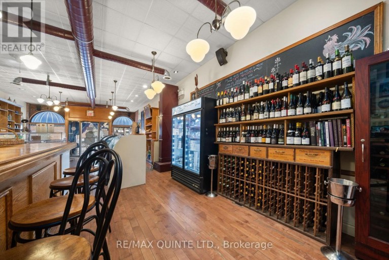 304 FRONT STREET, Belleville (Belleville Ward), Ontario, K8N2Z8