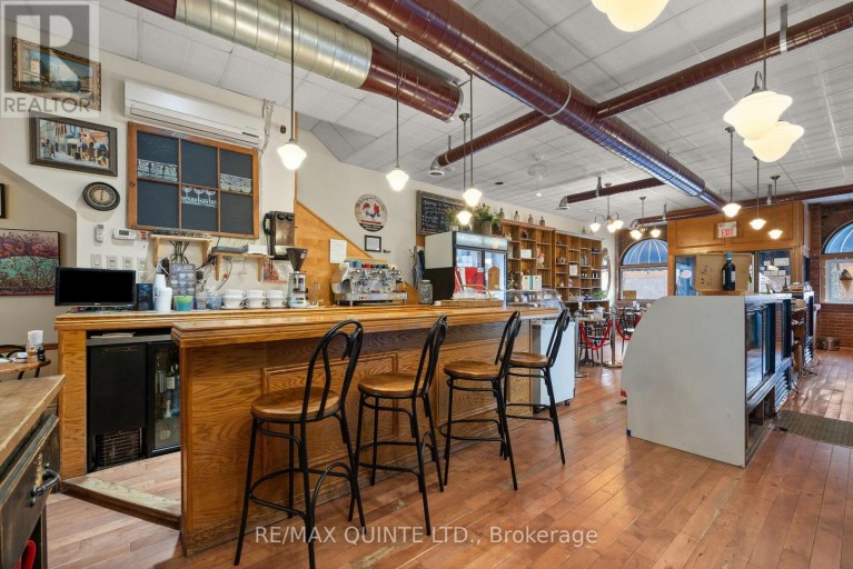 304 FRONT STREET, Belleville (Belleville Ward), Ontario, K8N2Z8