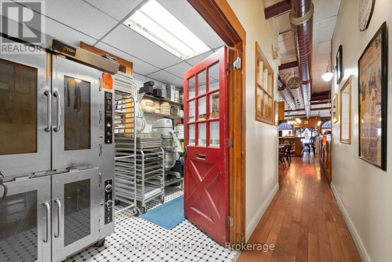 304 FRONT STREET, Belleville (Belleville Ward), Ontario, K8N2Z8