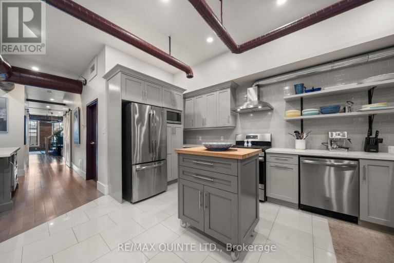 304 FRONT STREET, Belleville (Belleville Ward), Ontario, K8N2Z8