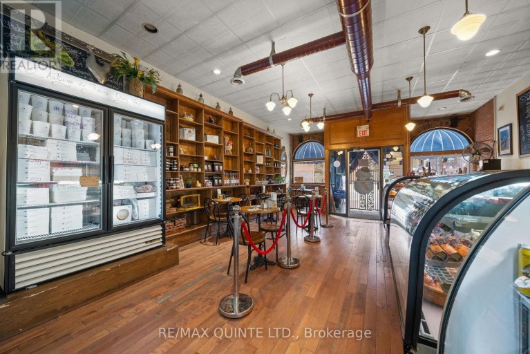 304 FRONT STREET, Belleville (Belleville Ward), Ontario, K8N2Z8
