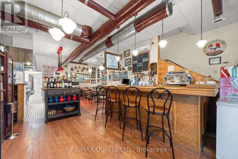 304 FRONT STREET, Belleville (Belleville Ward), Ontario, K8N2Z8