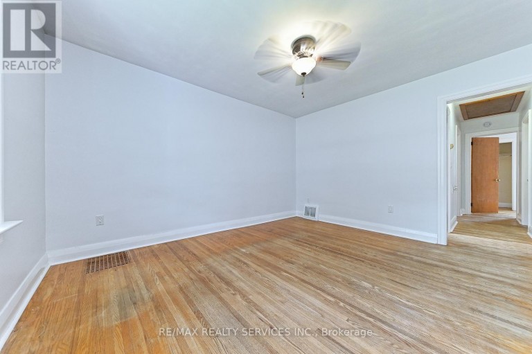 54 WOODWARD AVENUE, Brampton (Brampton North), Ontario, L6V1K4