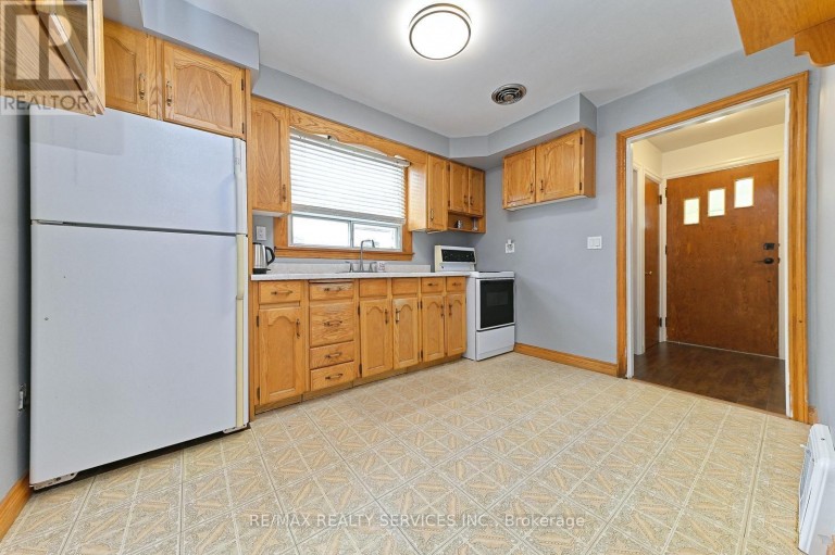 54 WOODWARD AVENUE, Brampton (Brampton North), Ontario, L6V1K4