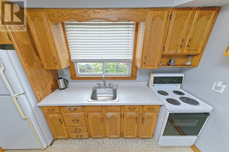 54 WOODWARD AVENUE, Brampton (Brampton North), Ontario, L6V1K4
