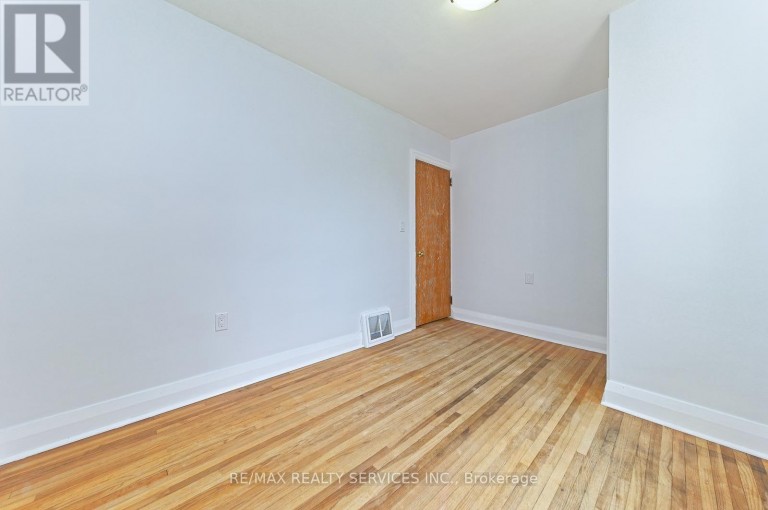 54 WOODWARD AVENUE, Brampton (Brampton North), Ontario, L6V1K4