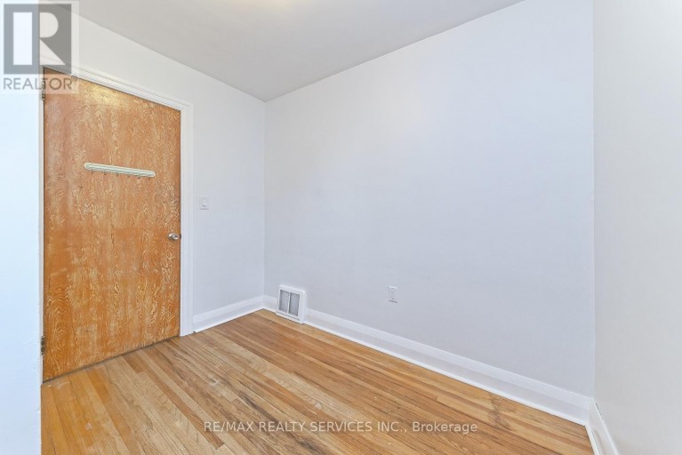 54 WOODWARD AVENUE, Brampton (Brampton North), Ontario, L6V1K4