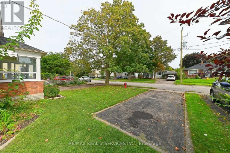 54 WOODWARD AVENUE, Brampton (Brampton North), Ontario, L6V1K4