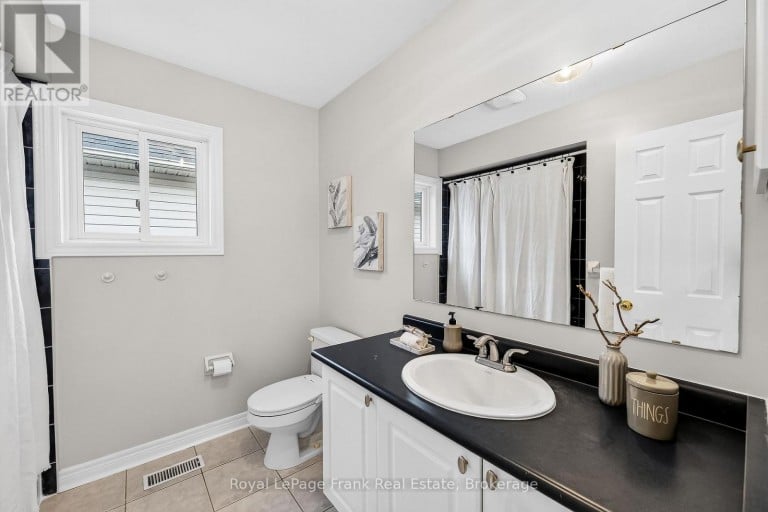 459 VICTORIA STREET, Scugog (Port Perry), Ontario, L9L1V2